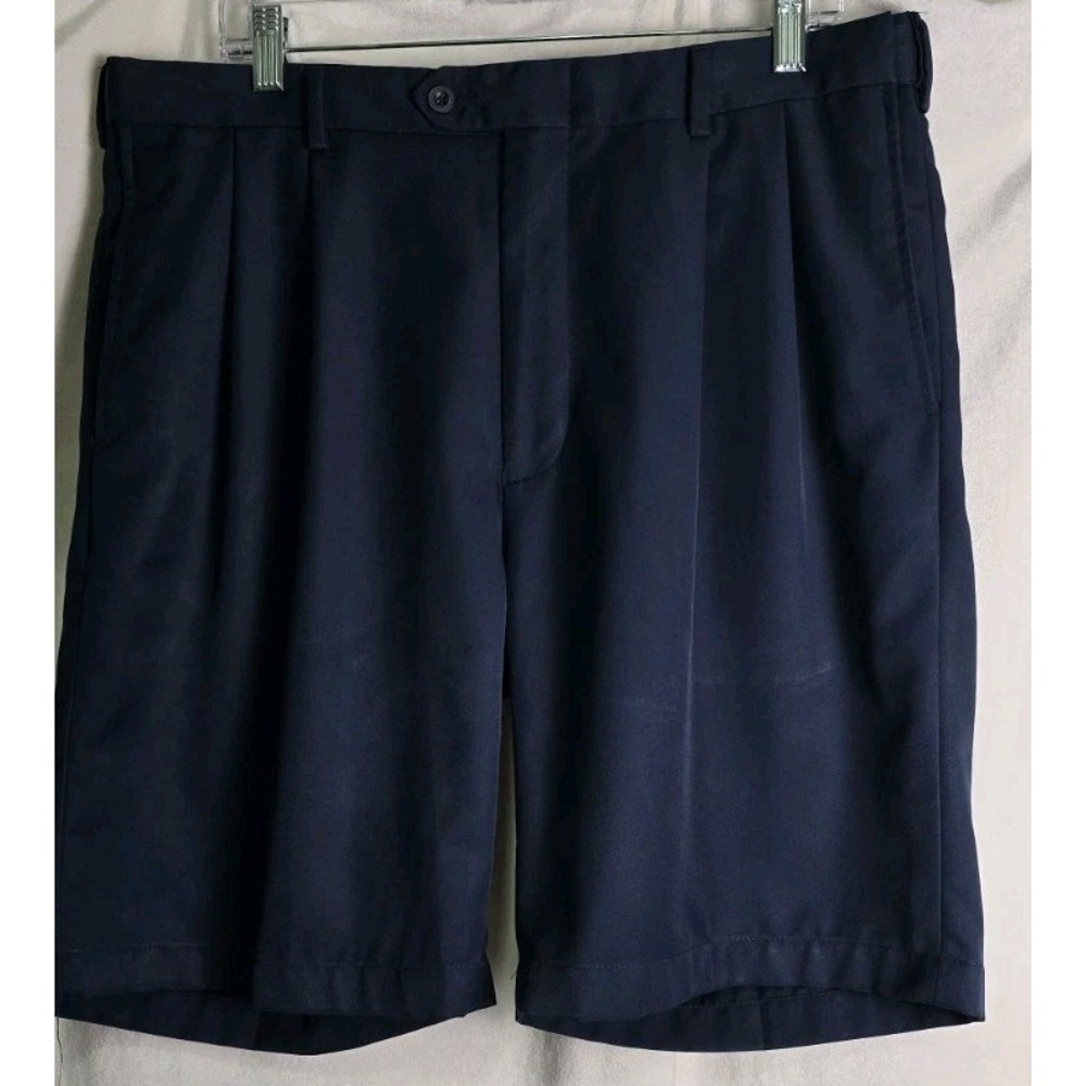 Jos A Bank Golf Shorts Men's 36‎ Khaki Pleated Pockets 8" Inseam